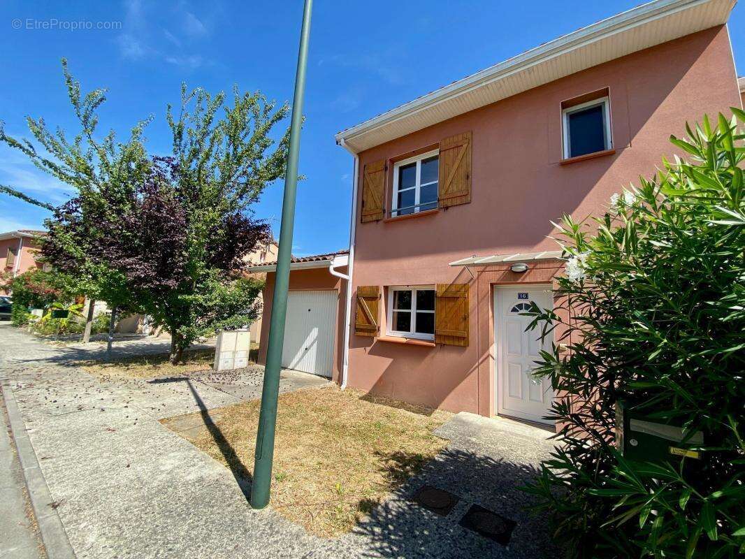 Maison à BRUGUIERES