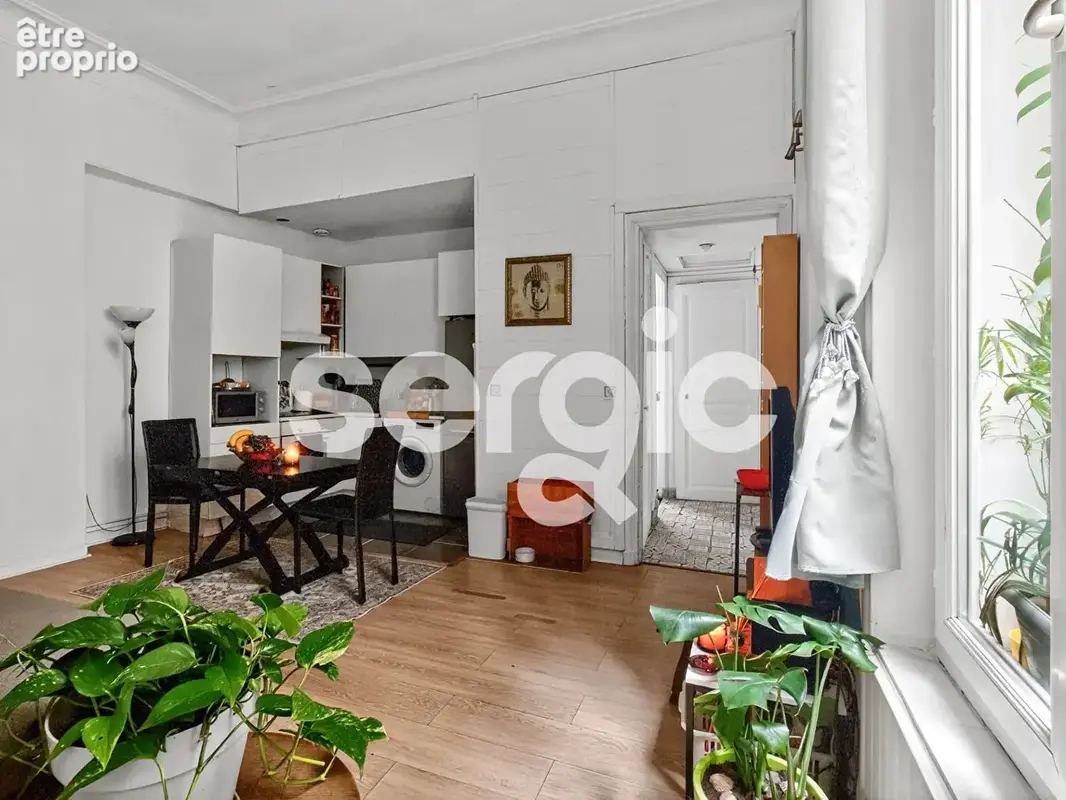 Appartement à PARIS-10E