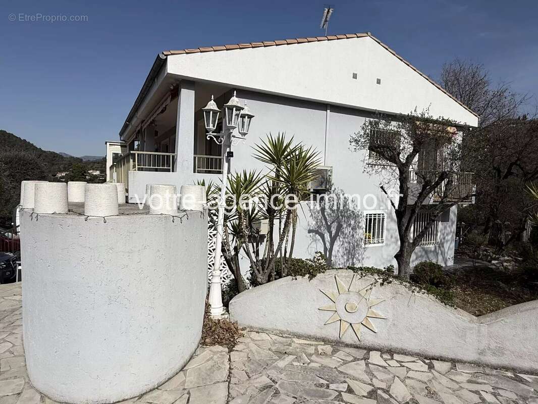 Maison à TOURRETTE-LEVENS