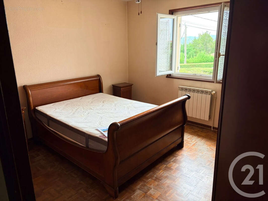 Maison 125 m² à Jassans-Riottier  - photo 8