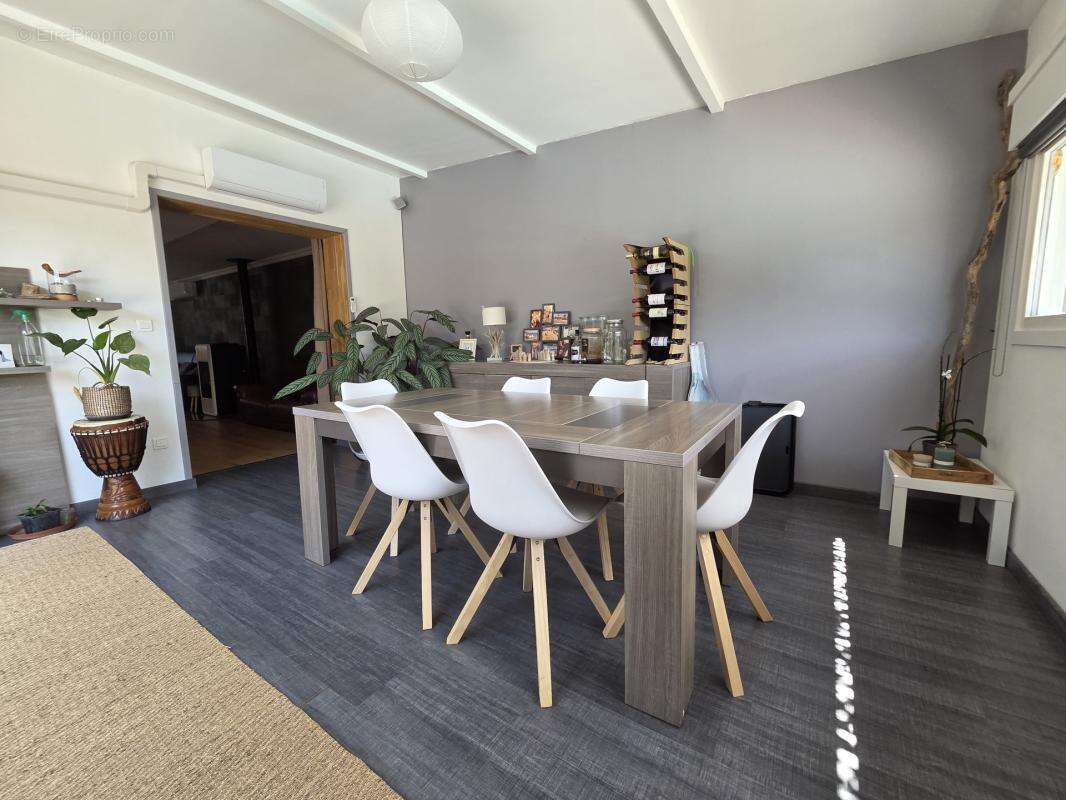 Superbe maison renovee offrant 132m² sur 495m² ac piscine !! - photo 5