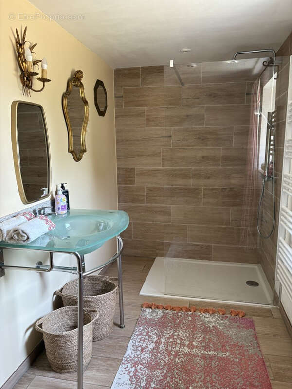 Ensemble immobilier d'exception   2 gîtes avec excellente rentabilité et une magnifique longère en pierre   Pr - photo 32