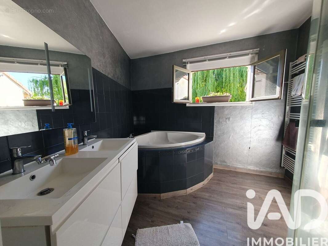 Maison 133 m² à Rainneville  - photo 9