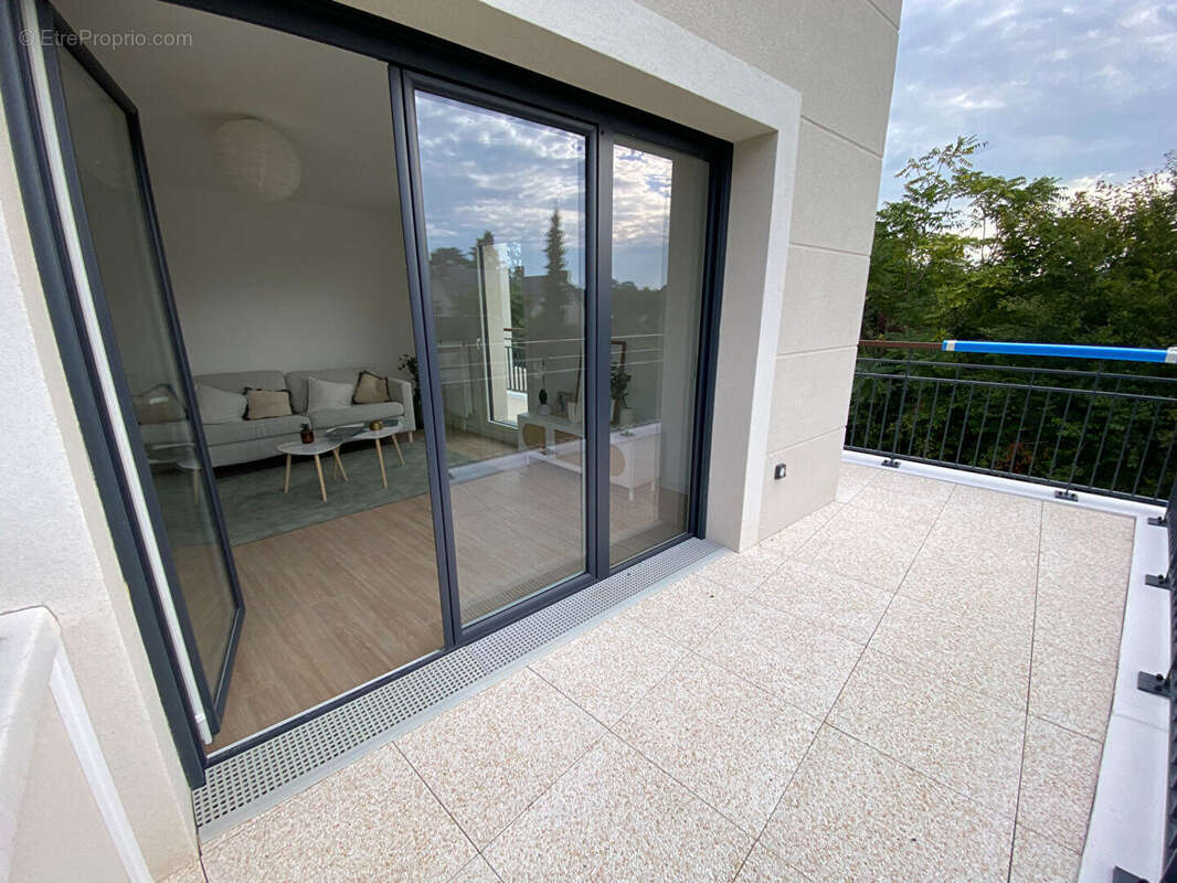 Appartement 80m²+ balcon sud est et pk - photo 2