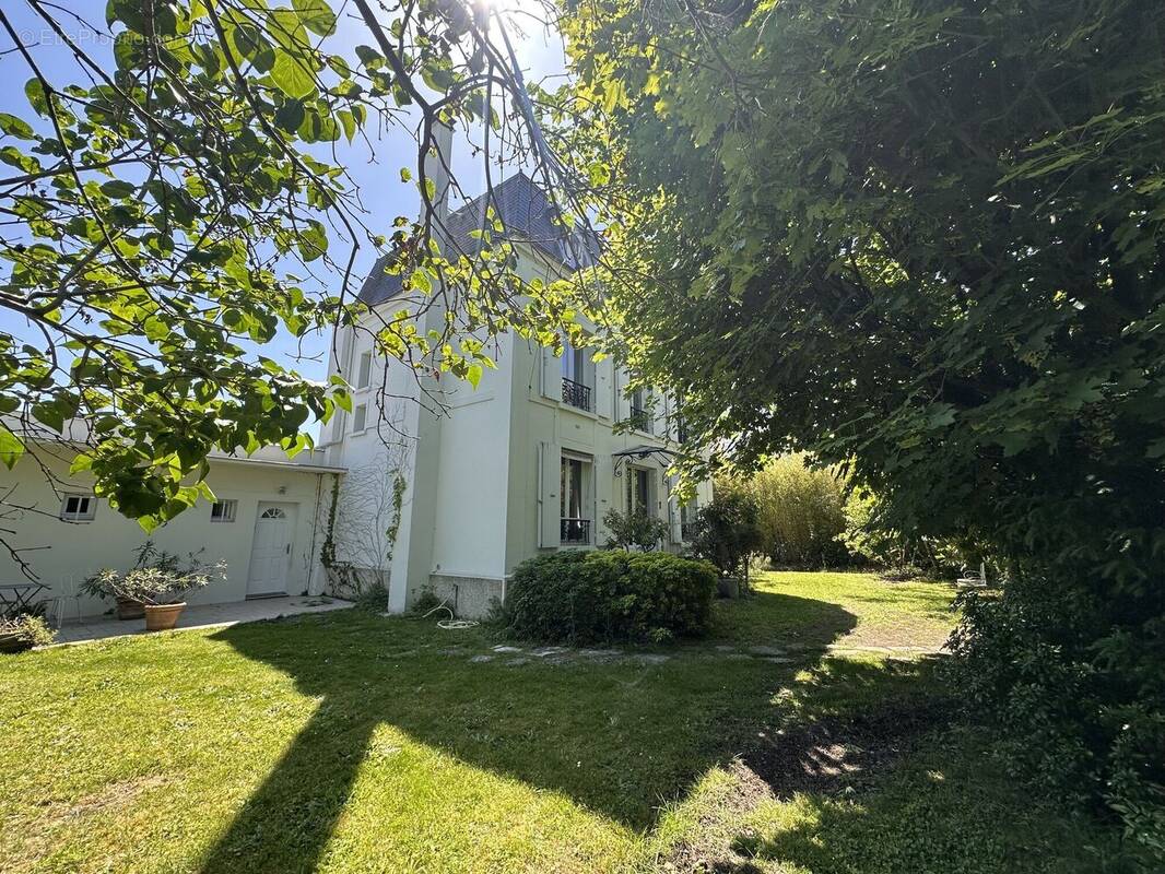 Photo 1 - Maison à COLOMBES