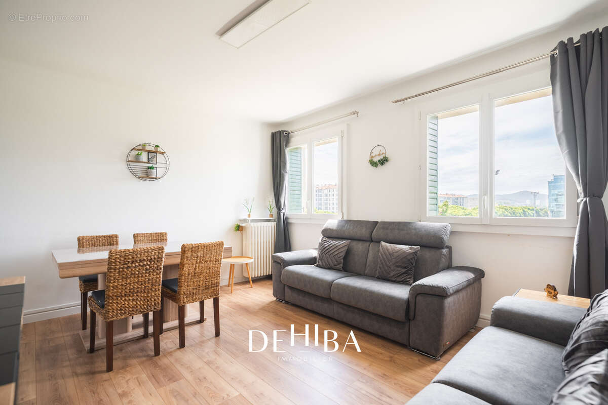 Appartement à MARSEILLE-8E