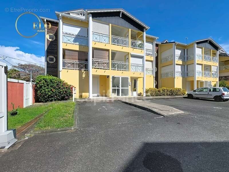 A vendre à Saint-François : Magnifique T3 Lumineux + parking - photo 10
