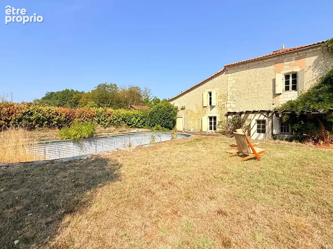 Demeure de caractère du XVIIIe siècle sur 2,16 hectares aux portes de Chalais - photo 7