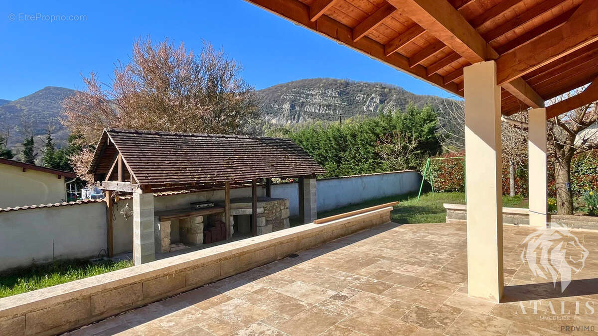 Maison à SAINT-JUST-DE-CLAIX