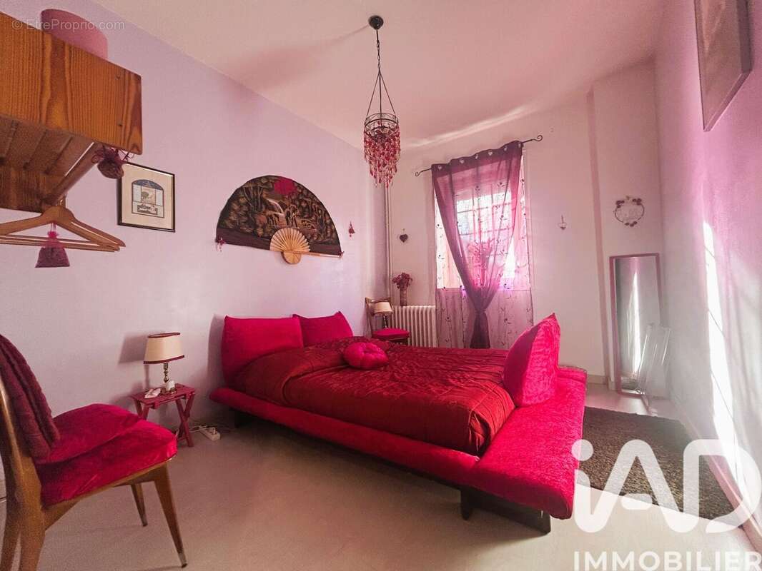 Maison 272 m² à Madaillan  - photo 8