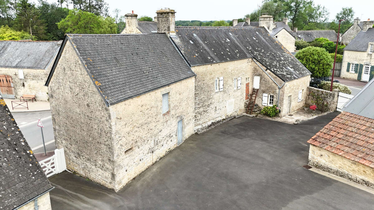 Belle propriété en pierre - Dépendances et garages - photo 2