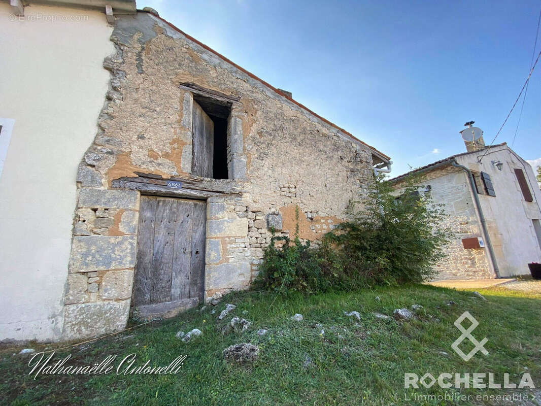 Maison à ASNIERES-LA-GIRAUD