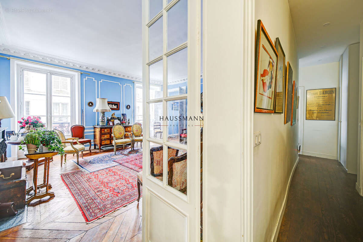 Appartement à PARIS-8E