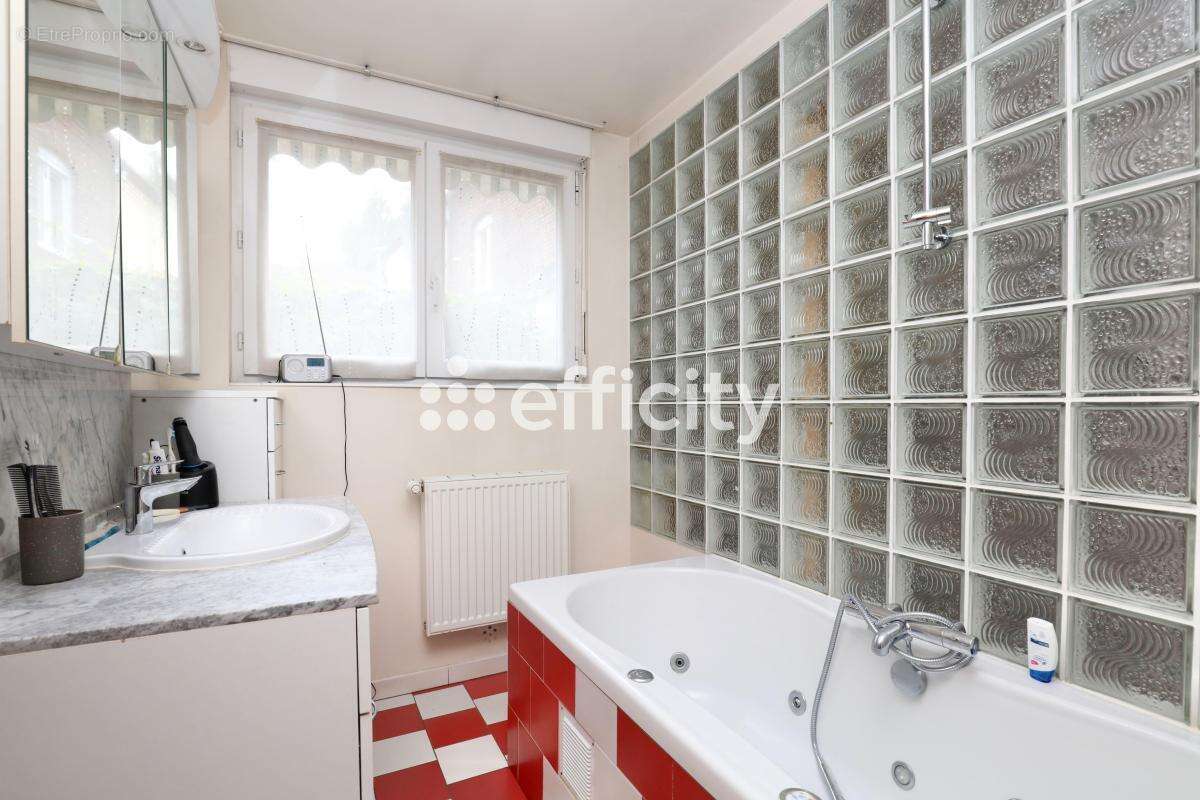 Maison à LYS-LEZ-LANNOY