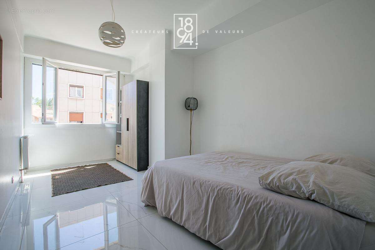 Appartement à MARSEILLE-2E