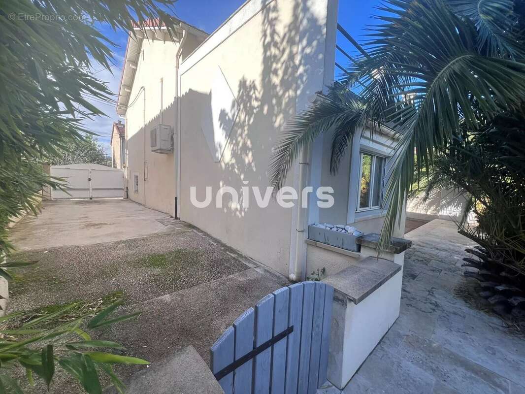 Maison à BOURG-LES-VALENCE