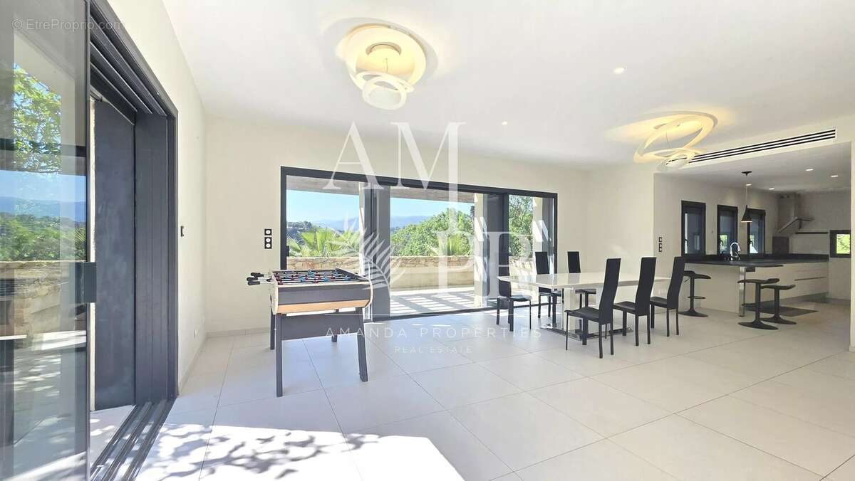 Maison à MOUGINS