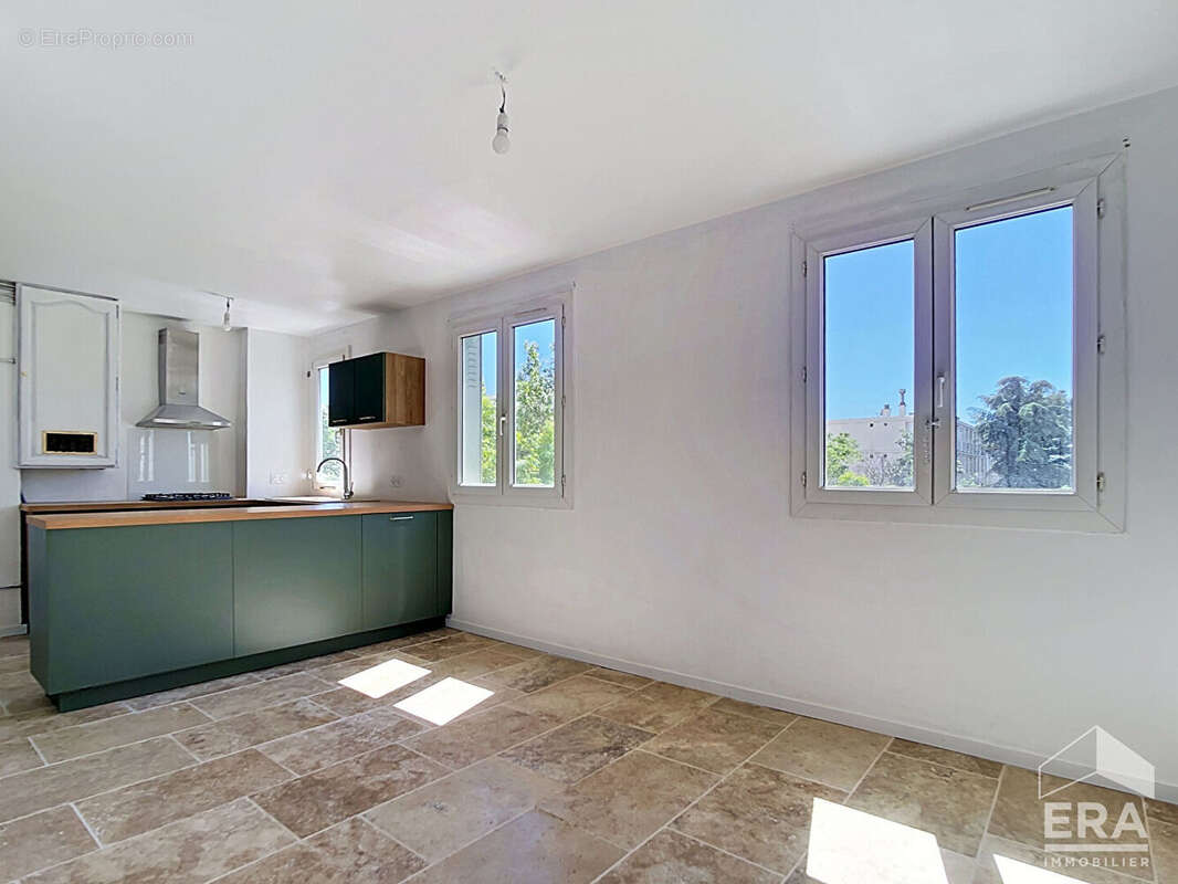 Appartement à MARSEILLE-9E