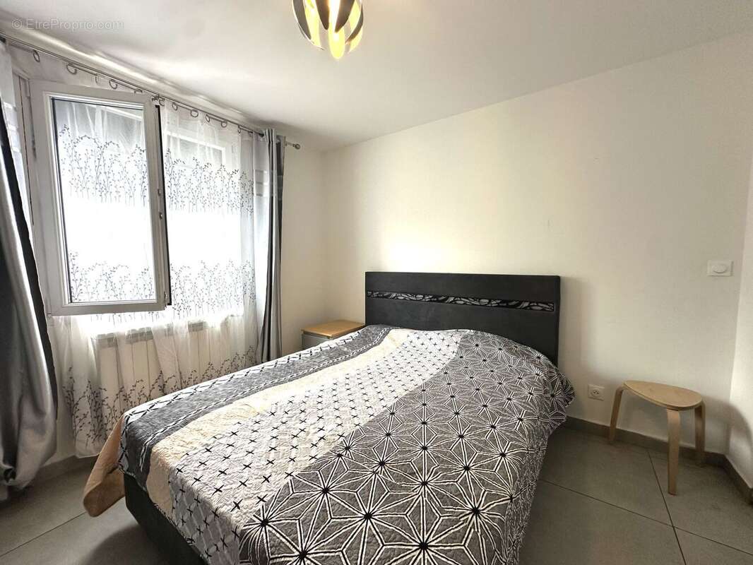 Maison à VIGNEUX-SUR-SEINE