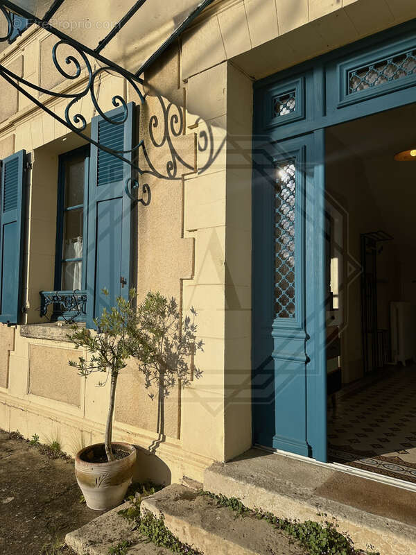 Maison à VILLENEUVE-LES-SABLONS