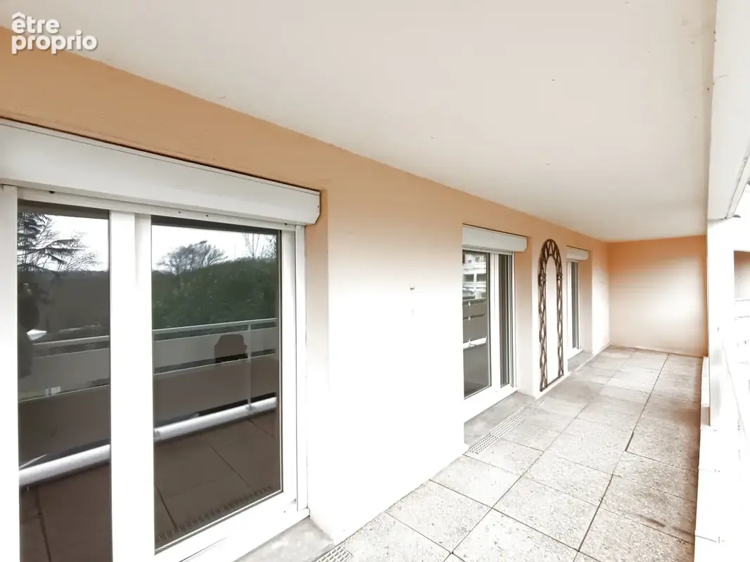 Appartement à VILLIERS-LE-BACLE