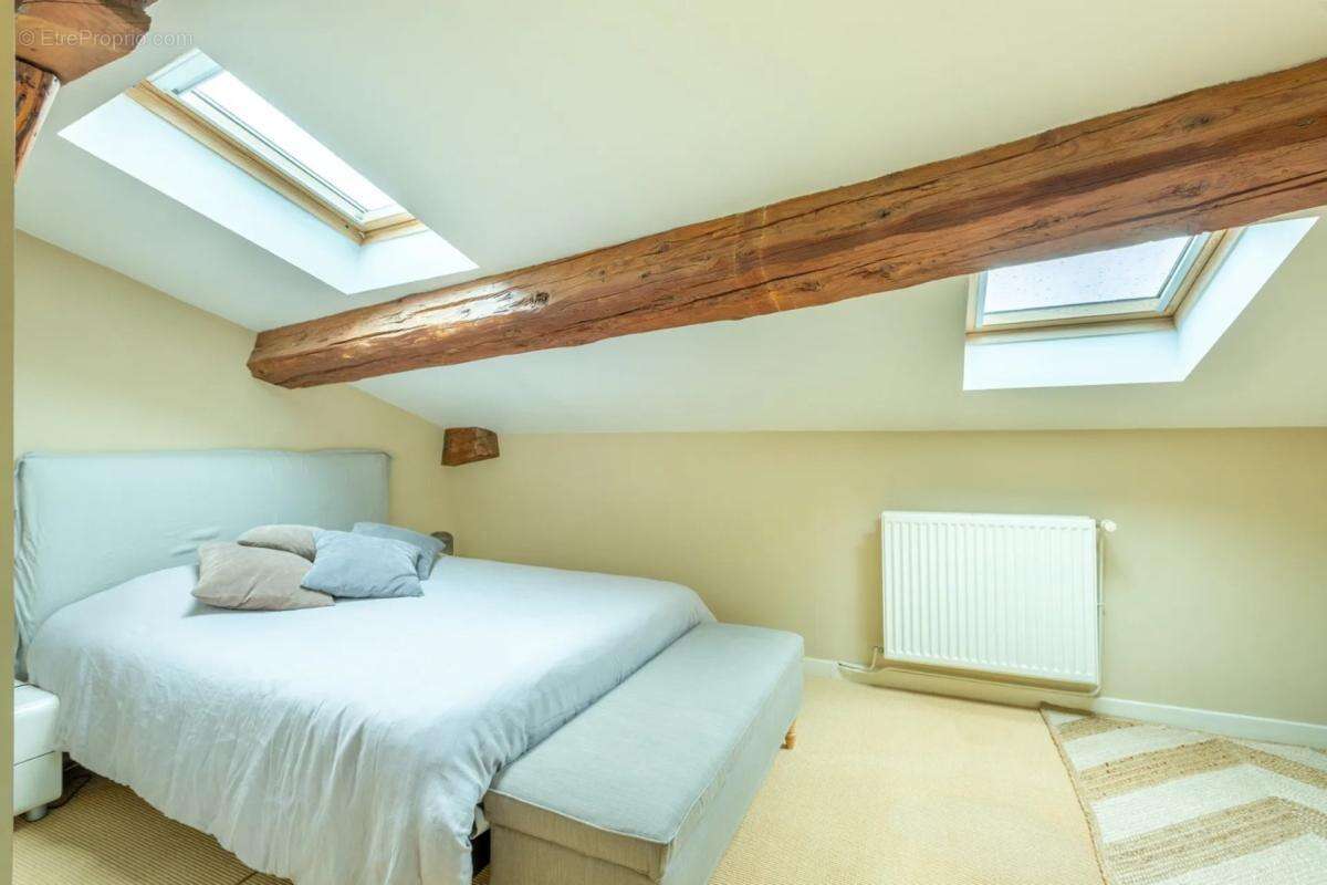 Appartement de caractère T4 de 125 m² à Collonges-au-Mont-d'Or - photo 10
