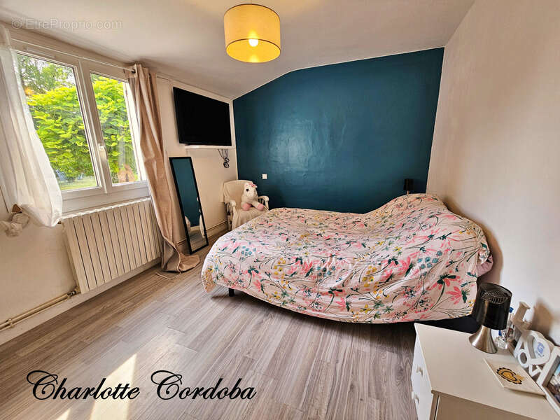  Maison de plain-pied 3 pièces rénovée avec jardin de 610 m² et double garage – Le calme à deux pas des commodités ! - photo 11