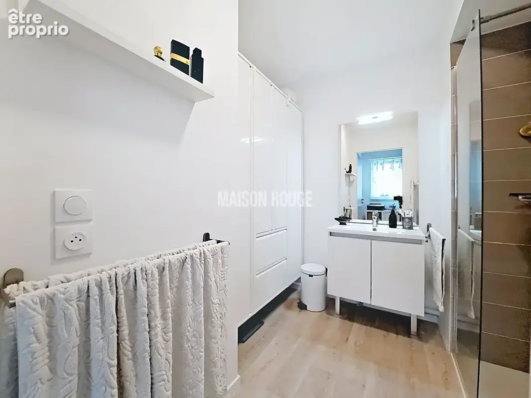 Proximité centre-ville AURAY - Appartement T3 - 71,60 m² - 1 cave - 2 stationnements - photo 8