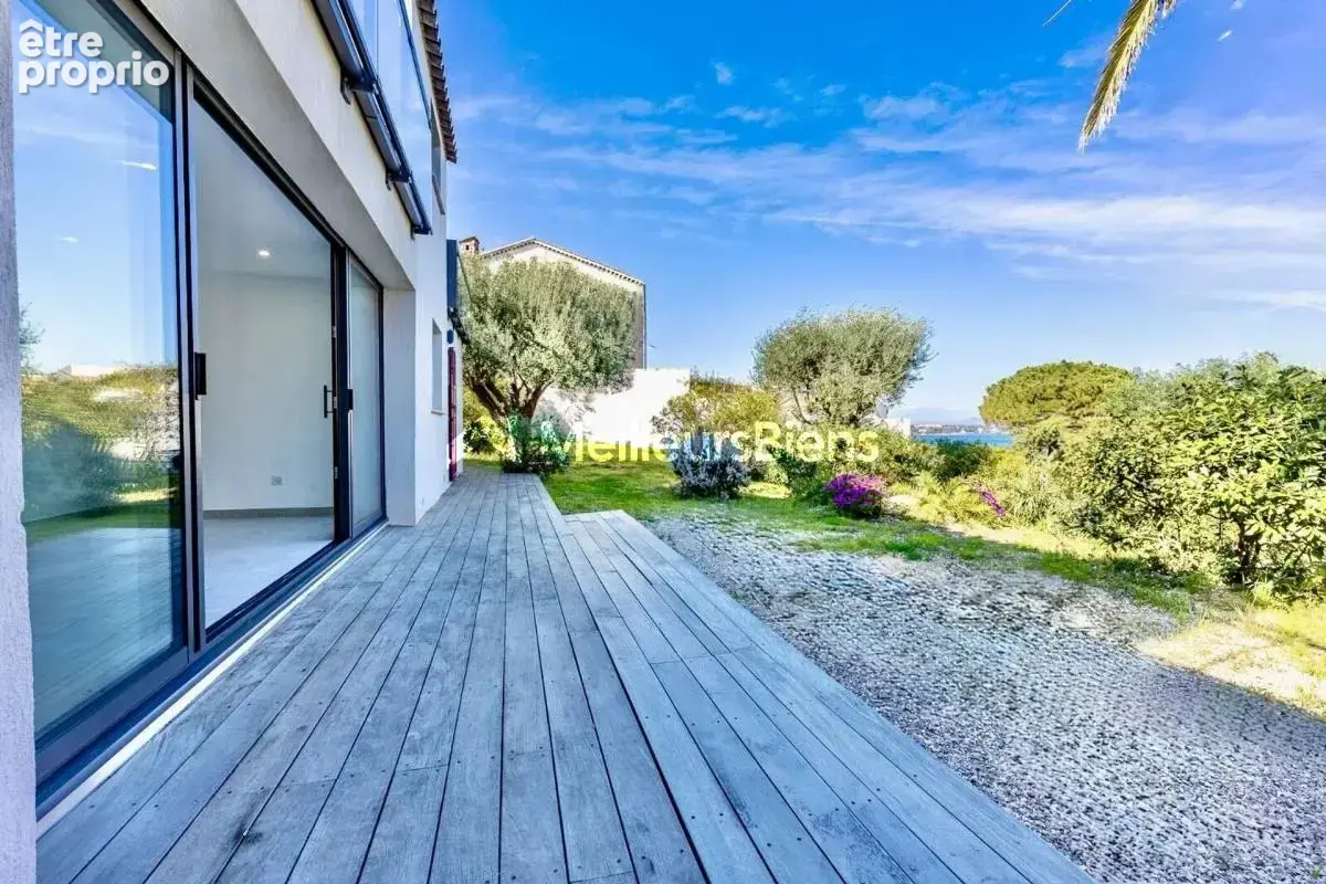 Golfe de Saint-Tropez - Les Issambres -Appartement 100m2 rez de jardin vue mer & mer à pied ! - photo 10