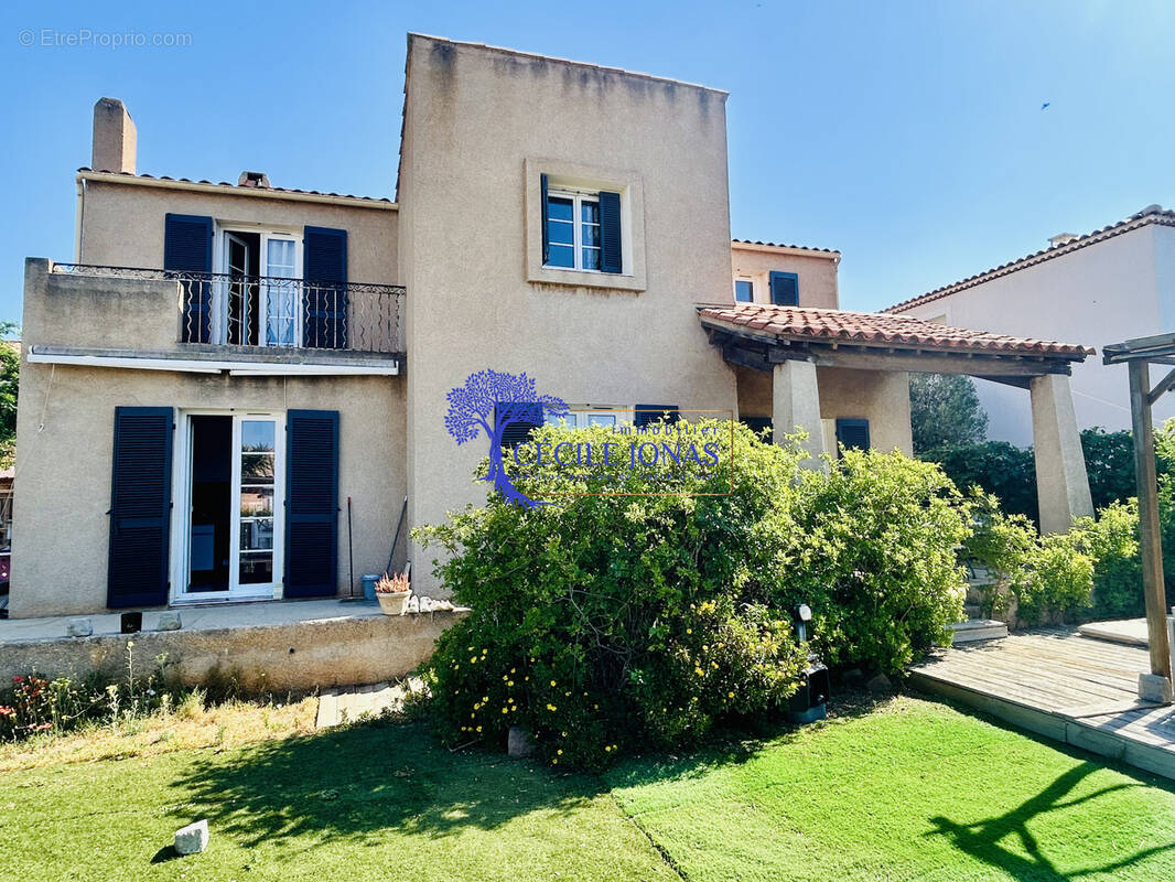 Maison à HYERES