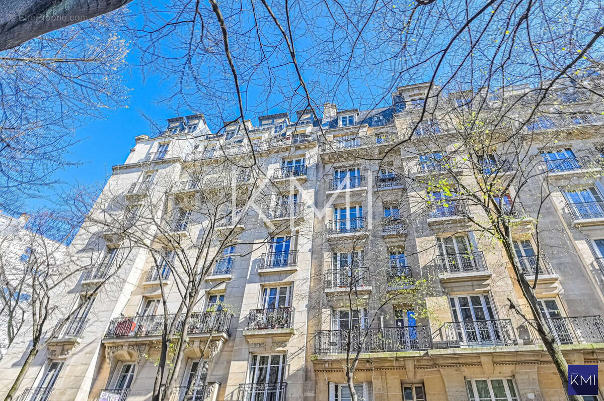 Appartement à PARIS-20E