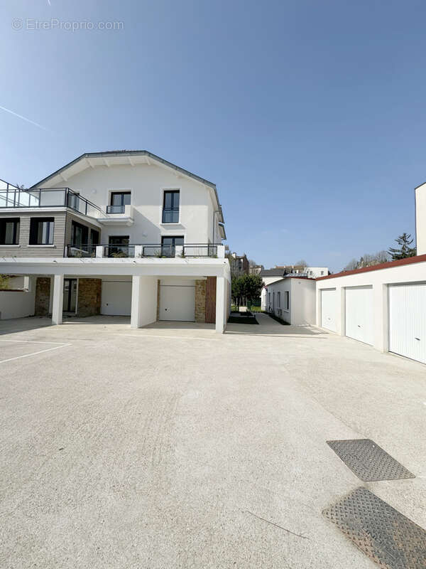 Appartement à LE PERREUX-SUR-MARNE