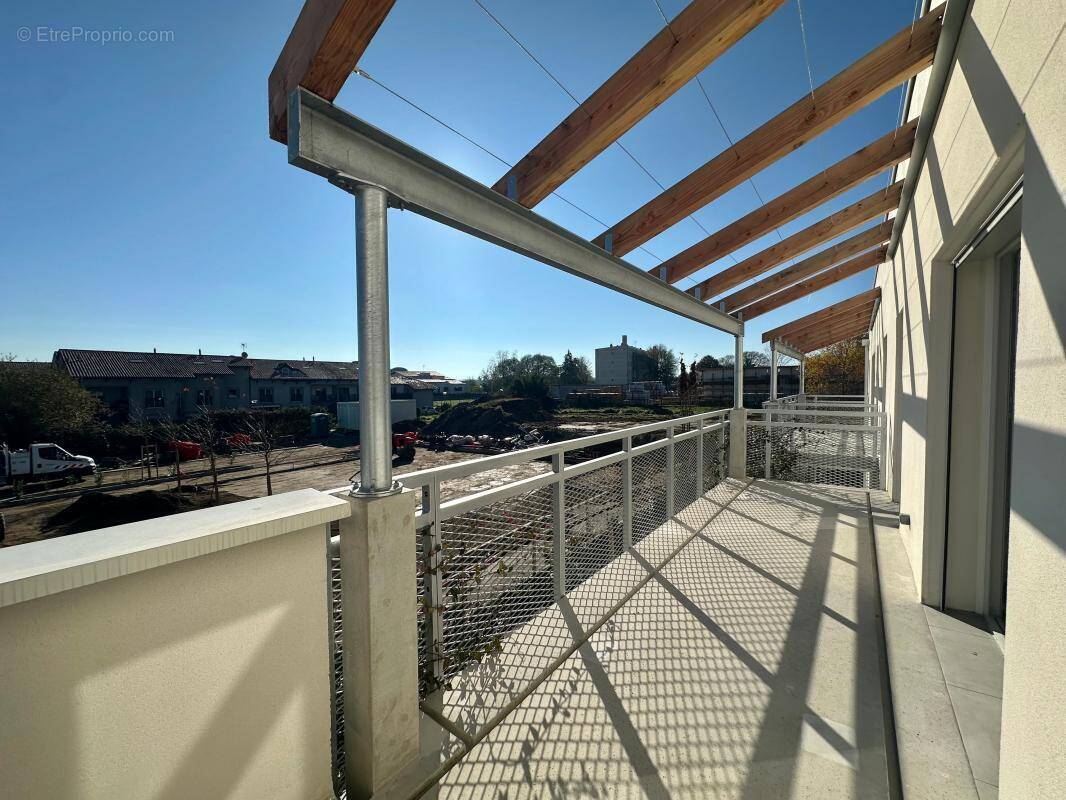 Appartement à TOULENNE