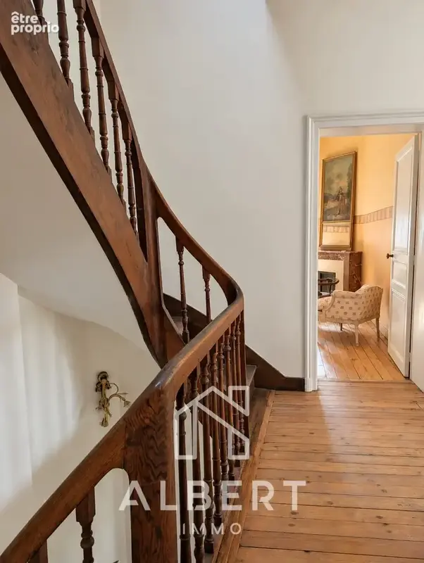 Maison de maître avec local commercial au coeur de Gennes Val de Loire - photo 7