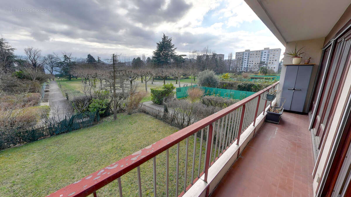 Beau 5 pieces + cuisine de 119m2 avec 3 chambres et sejour double echirolles domaine jean jaures - photo 3