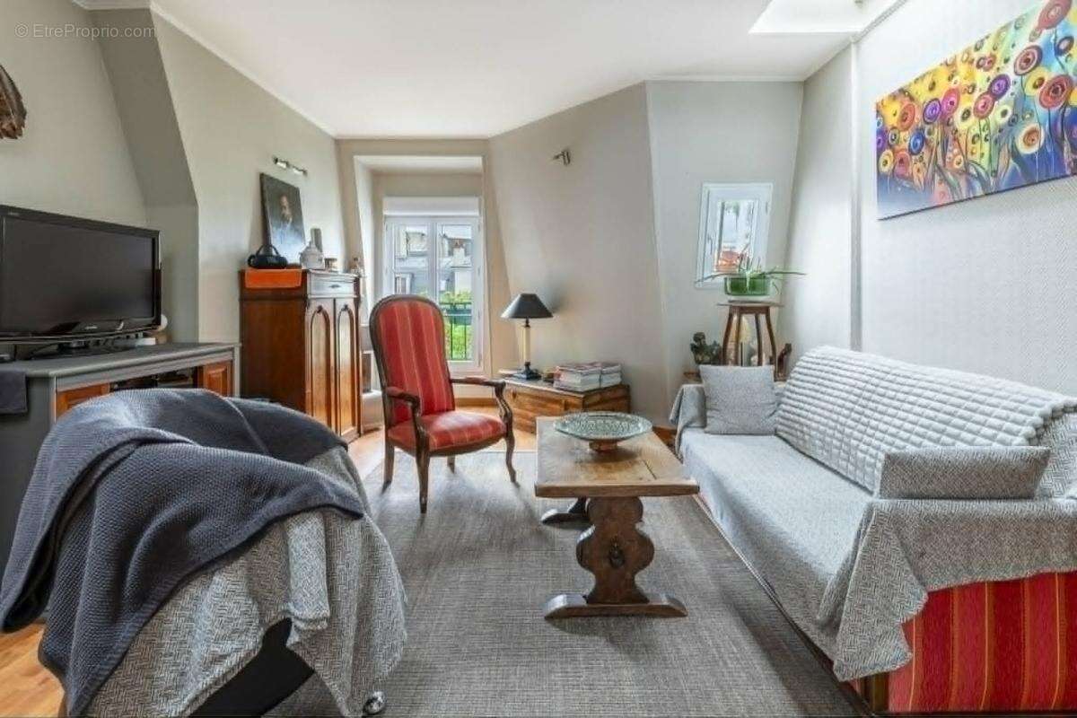 Appartement à PARIS-18E