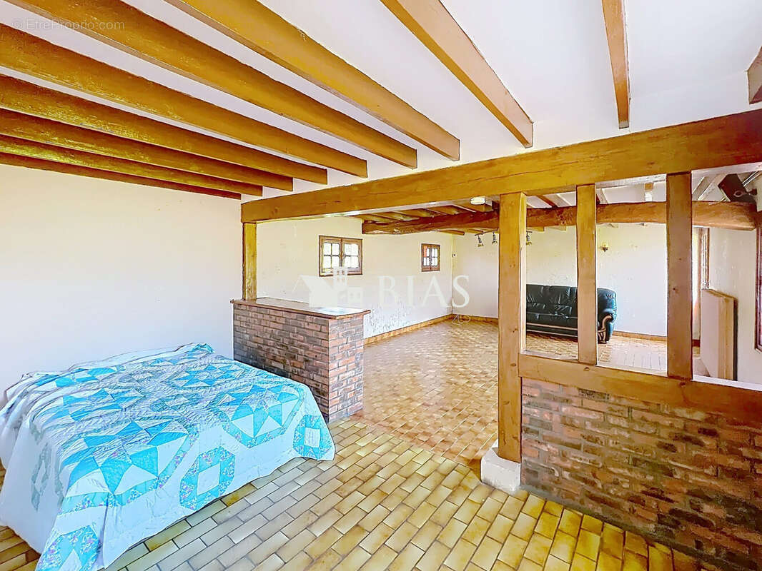 Maison à LIVET-SUR-AUTHOU