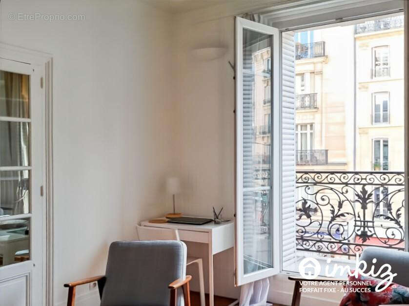 Paris 18ᵉ  3 pièces avec balcon charme ancien - photo 4