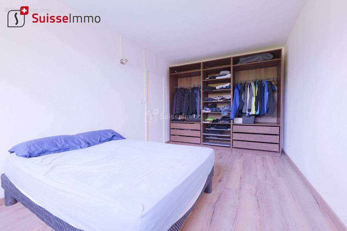 Au coeur d'un parc de 5 hectares, appartement 4 pièces en RDC - photo 6