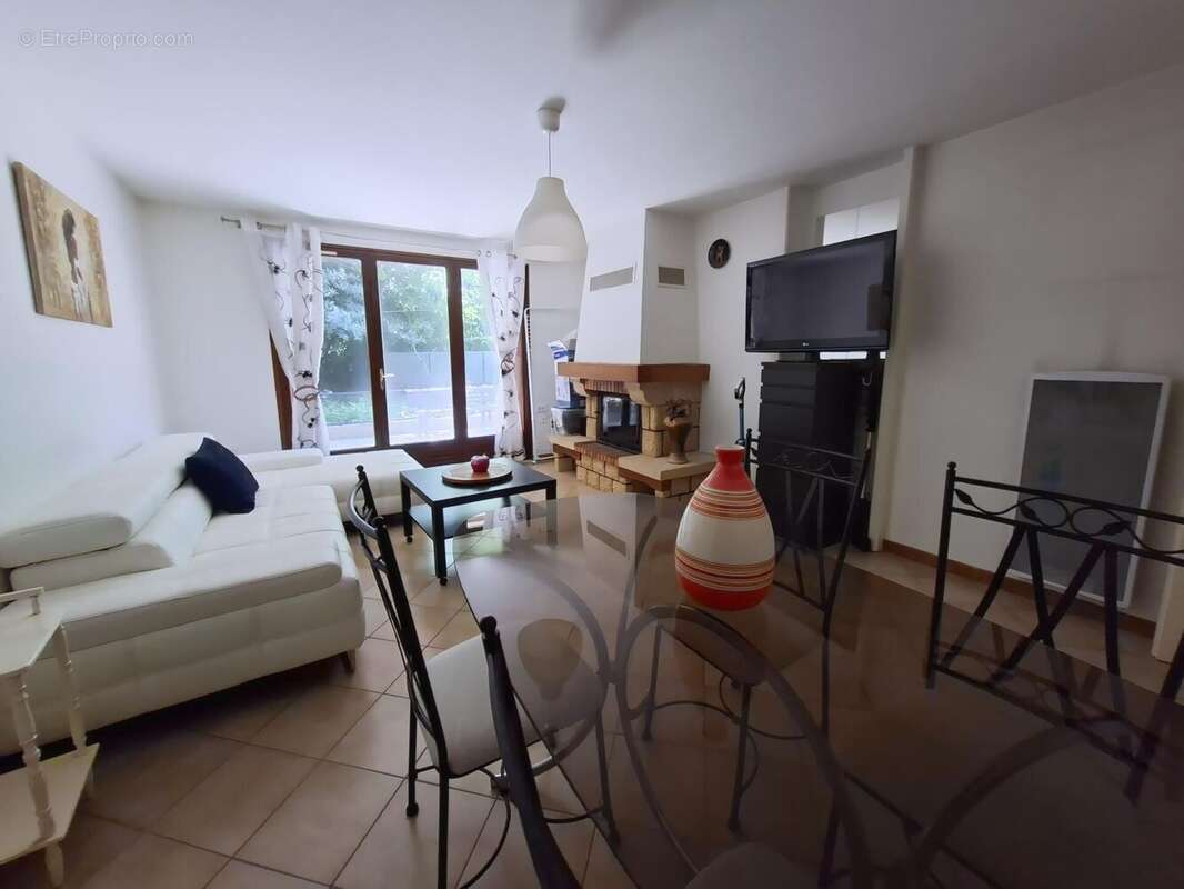 Photo 3 - Appartement à OULLINS