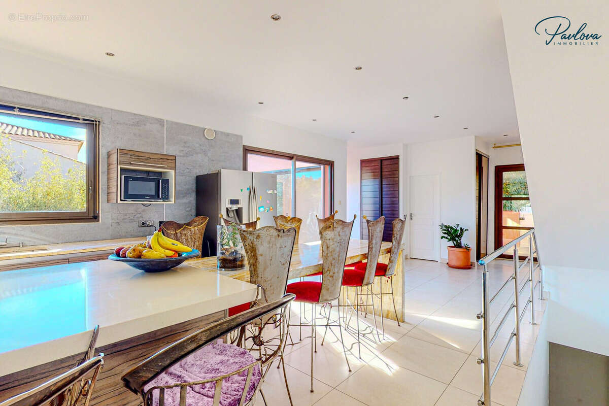 Maison à VAILHAUQUES