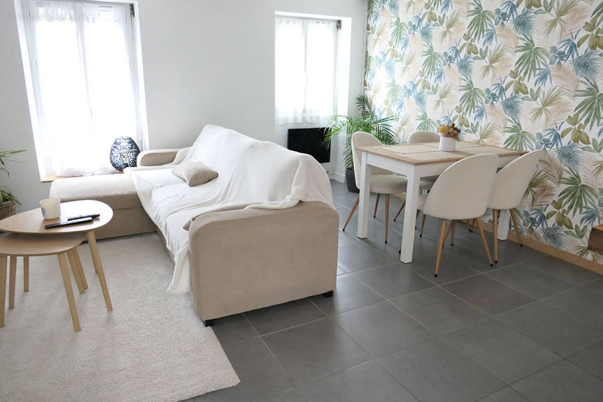 Appartement à SAINTE-LUCE-SUR-LOIRE