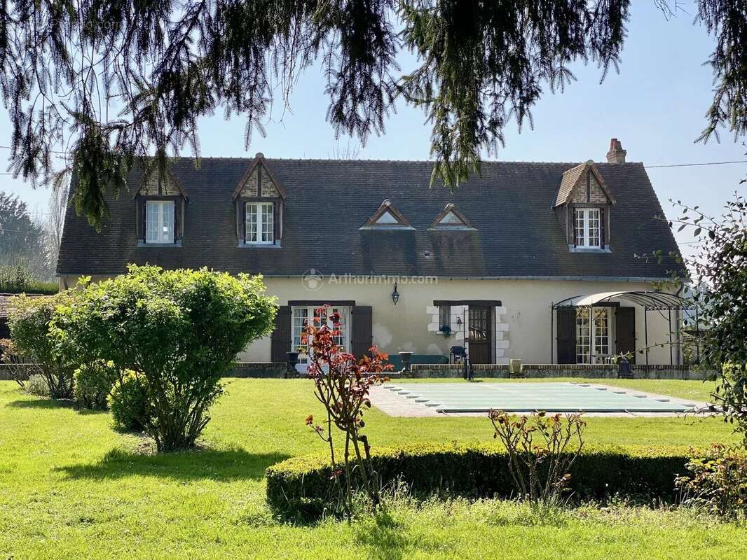 Maison à BEAUMONT-LA-RONCE