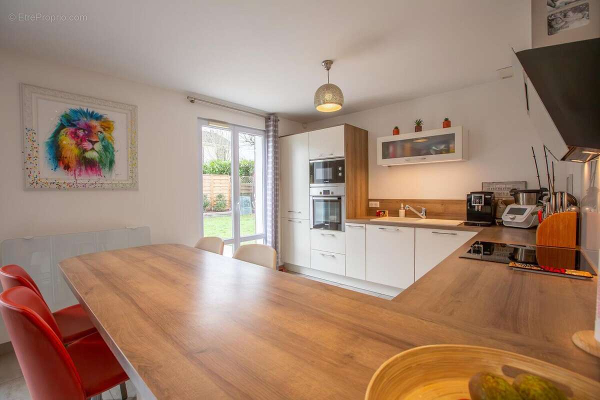 Photo 8 - Maison à LE MESNIL-SAINT-DENIS