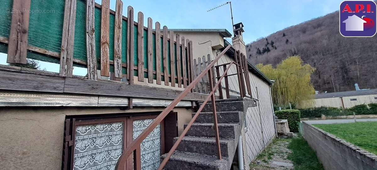 Maison à MONTFERRIER