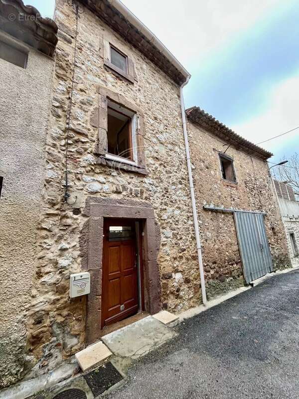 Maison à THEZAN-DES-CORBIERES