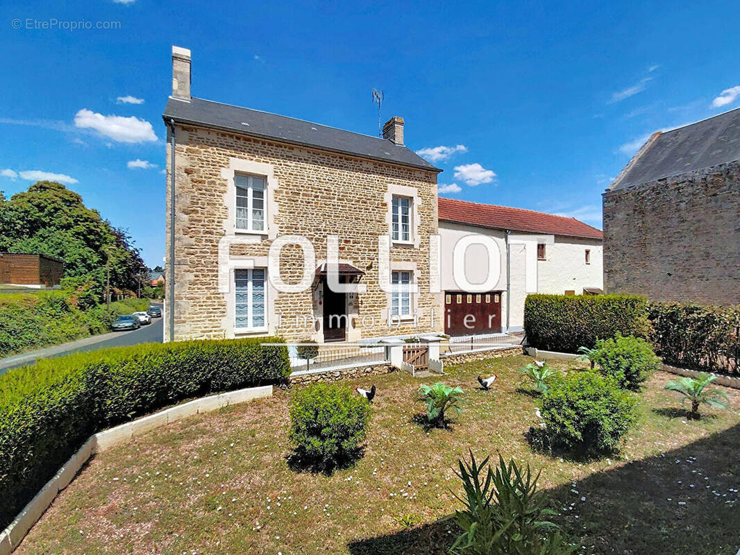 Maison à CLINCHAMPS-SUR-ORNE