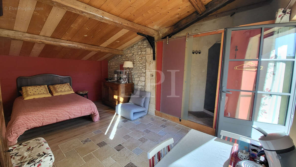 Maison à GORDES