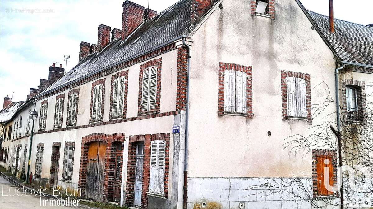 Appartement 657 m² à Tannerre-En-Puisaye  - photo 2