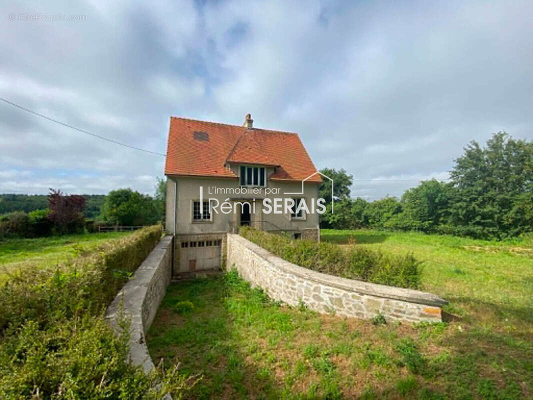 Maison à réhabiliter avec grand terrain et vue dégagée -14260 - photo 2